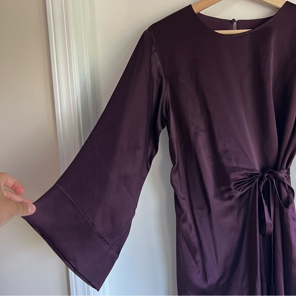 Banana Republic Treccia Hammered Satin Dress in Purple Prune, Size Small - Picture 5 of 13
